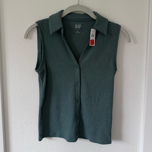 🆕 GAP Sleeveless Top - Picture 2 of 3